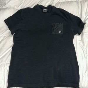 Size XL black Nike men’s zipper pocket tee